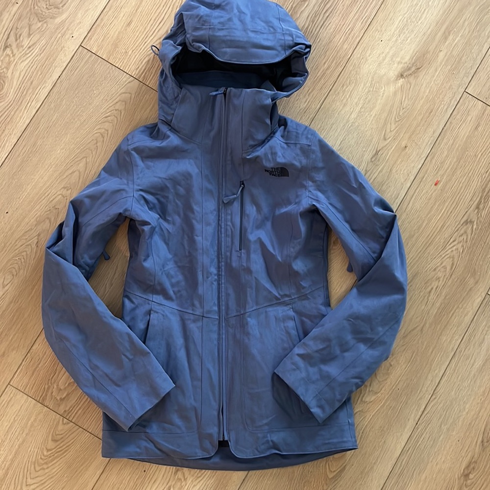 The North Face (EUC) woman’s coastal fjord thermoball zip ski snow jacket